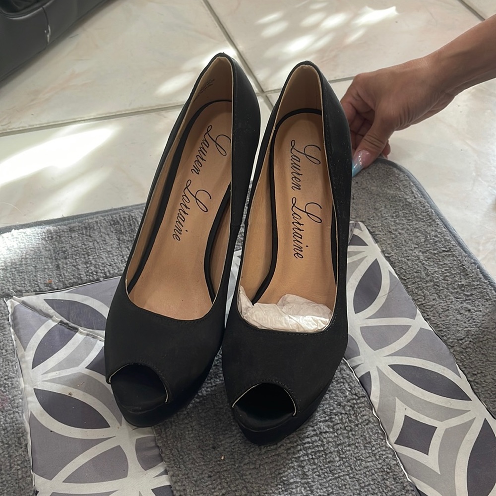 Lauren Lorraine brand size 5.5 pump heels